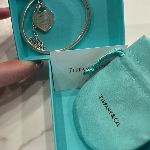 Tiffany & Co bangle! STUNNING! Like brand new - on my wrist twice!!!🦋🦋🦋🦋🦋⭐️ - Picture 4 of 5